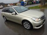 Mercedes-Benz C 180 C -Klasse  T CGI BlueEfficiency/Euro 5 - mit Benzin-Antrieb: Beige, Kombi, mit Klimaautomatik