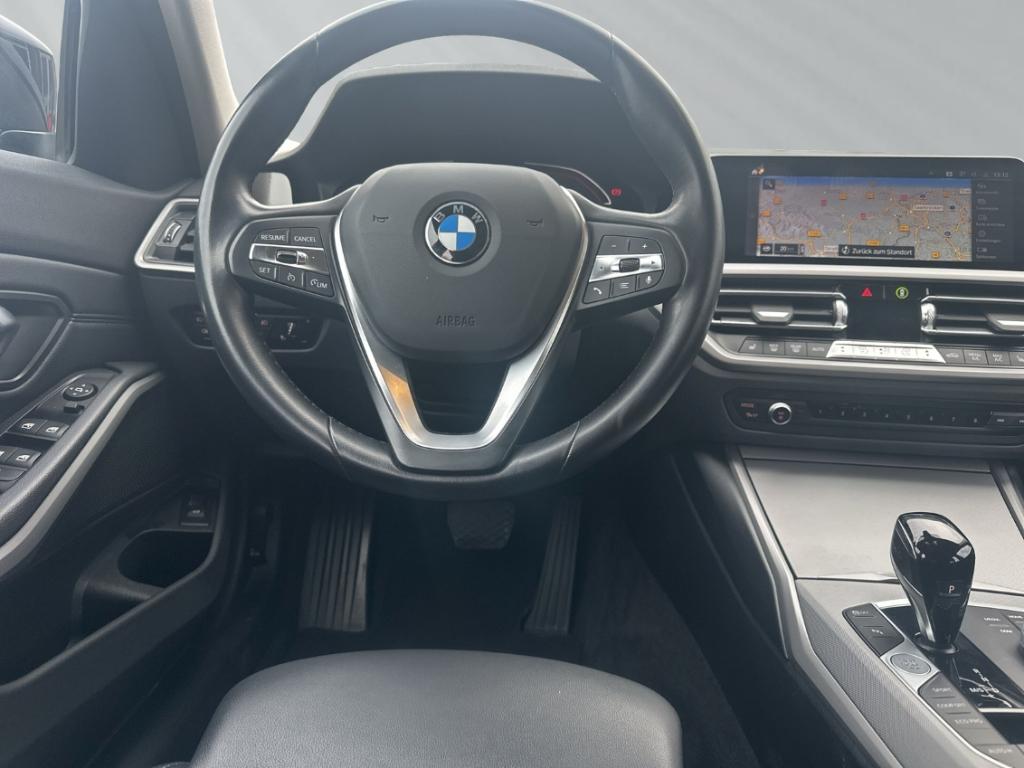 BMW 3 Series d xDrive touring Panorama AHK LC Prof, миниатюра 12