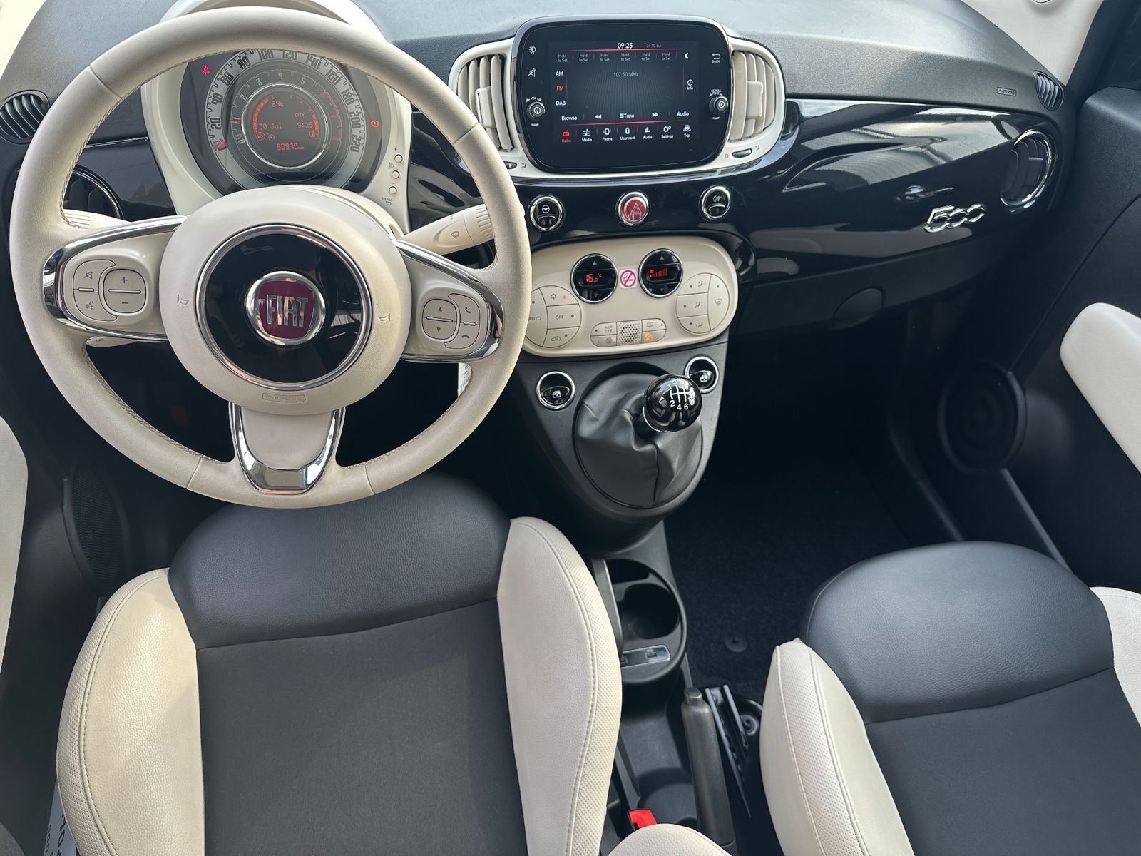 Fahrzeugabbildung Fiat 500C 1.0 GSE Mild-Hybrid Dolcevita CARPLAY