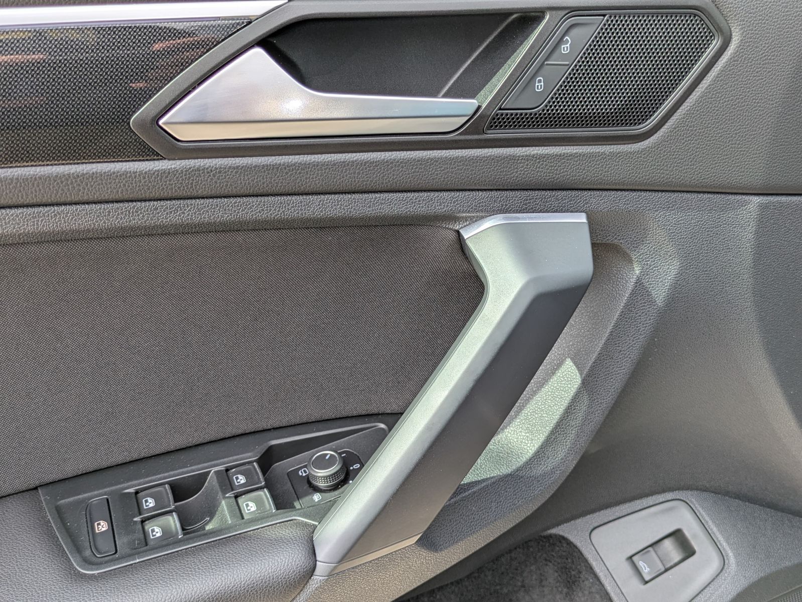 Fahrzeugabbildung Volkswagen Tiguan 2.0 TDI Elegance MATRIX*ACC*CAM*MASSAGE