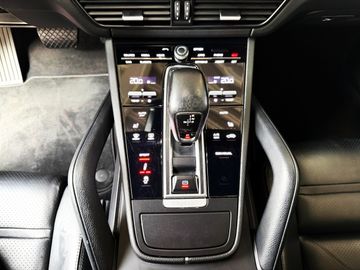 Porsche Cayenne - 11