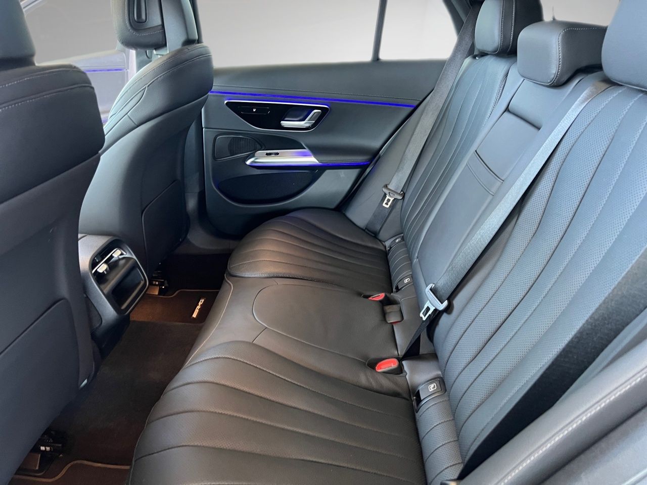 Mercedes-Benz E 300 T de 4M AMG Massage Sitzklima Superscreen foto 17