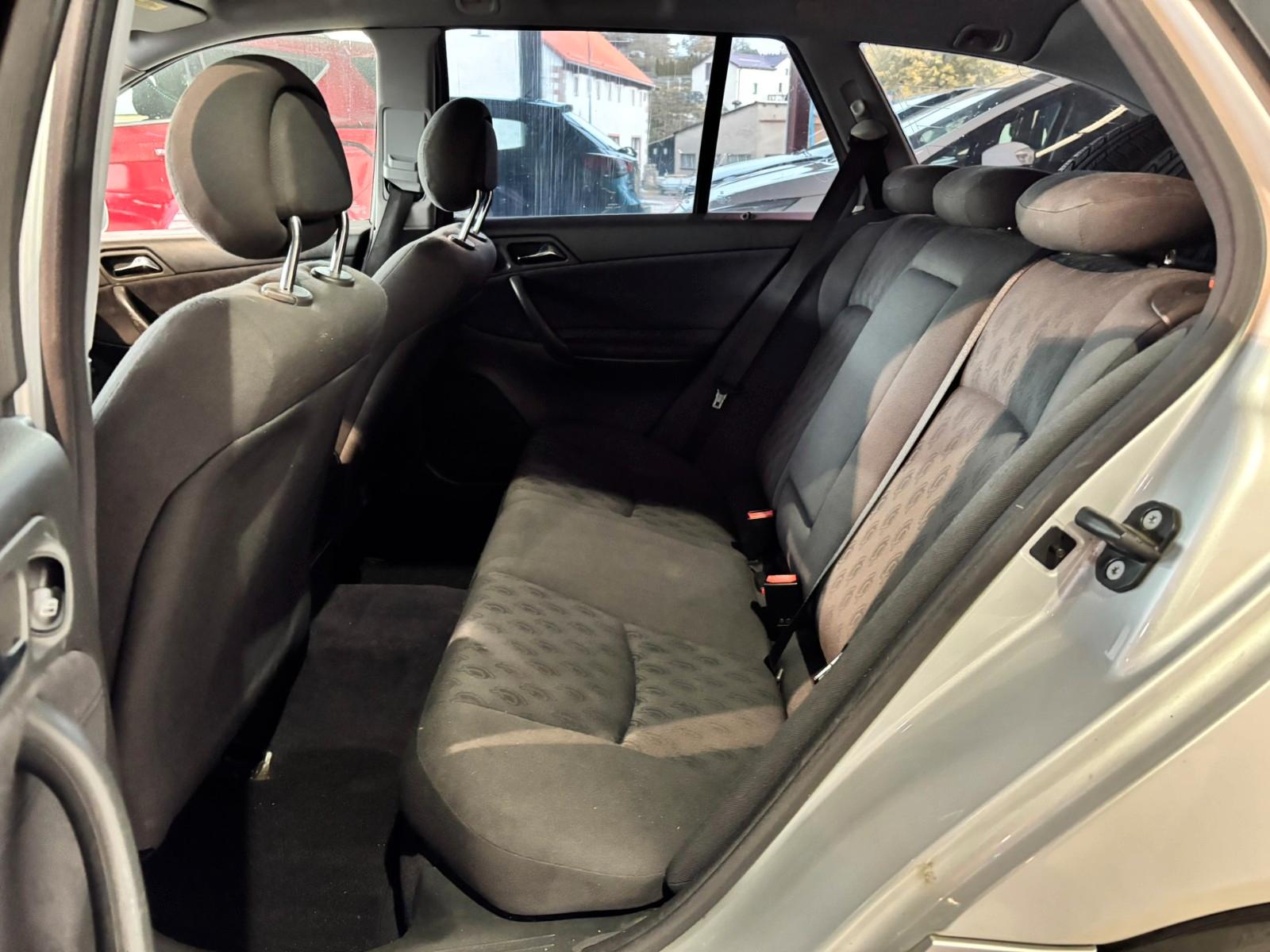 Mercedes-Benz C180 2004 — photo 13