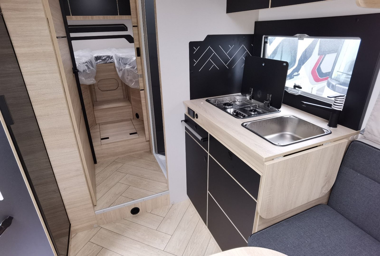 Fahrzeugabbildung Challenger 337 Etape Edition