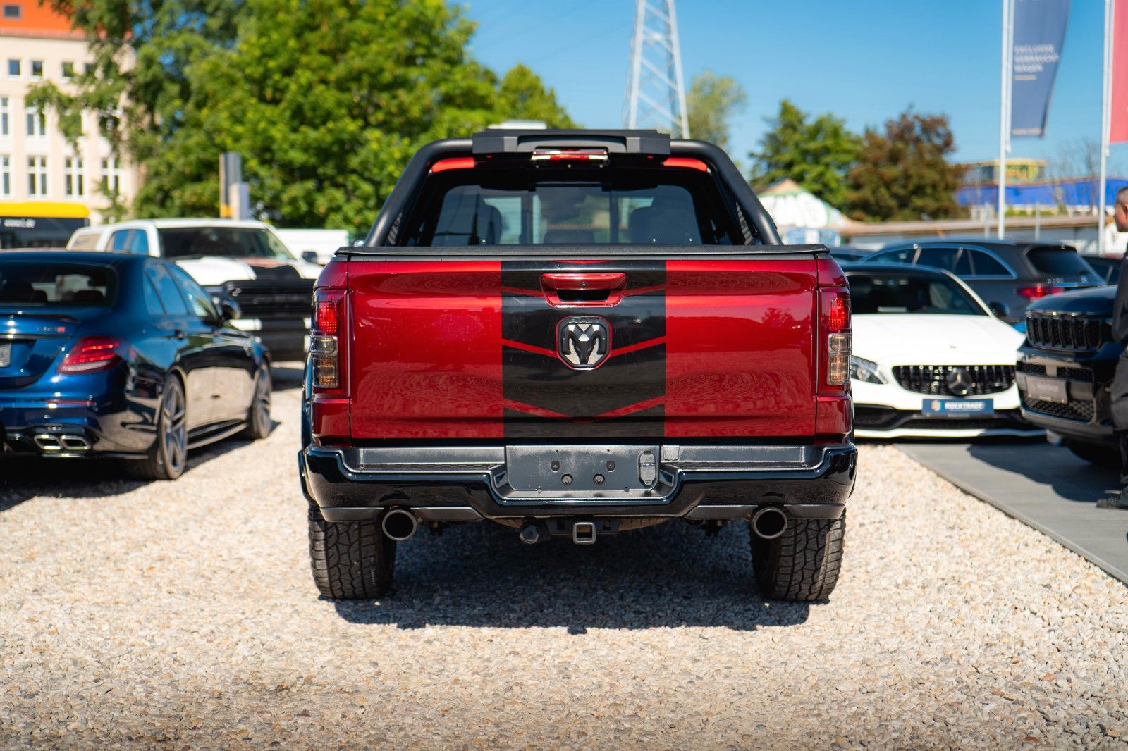 Fahrzeugabbildung Dodge RAM 5.7 V8 HEMI 4x4 OFFROAD Night-Paket *LED*