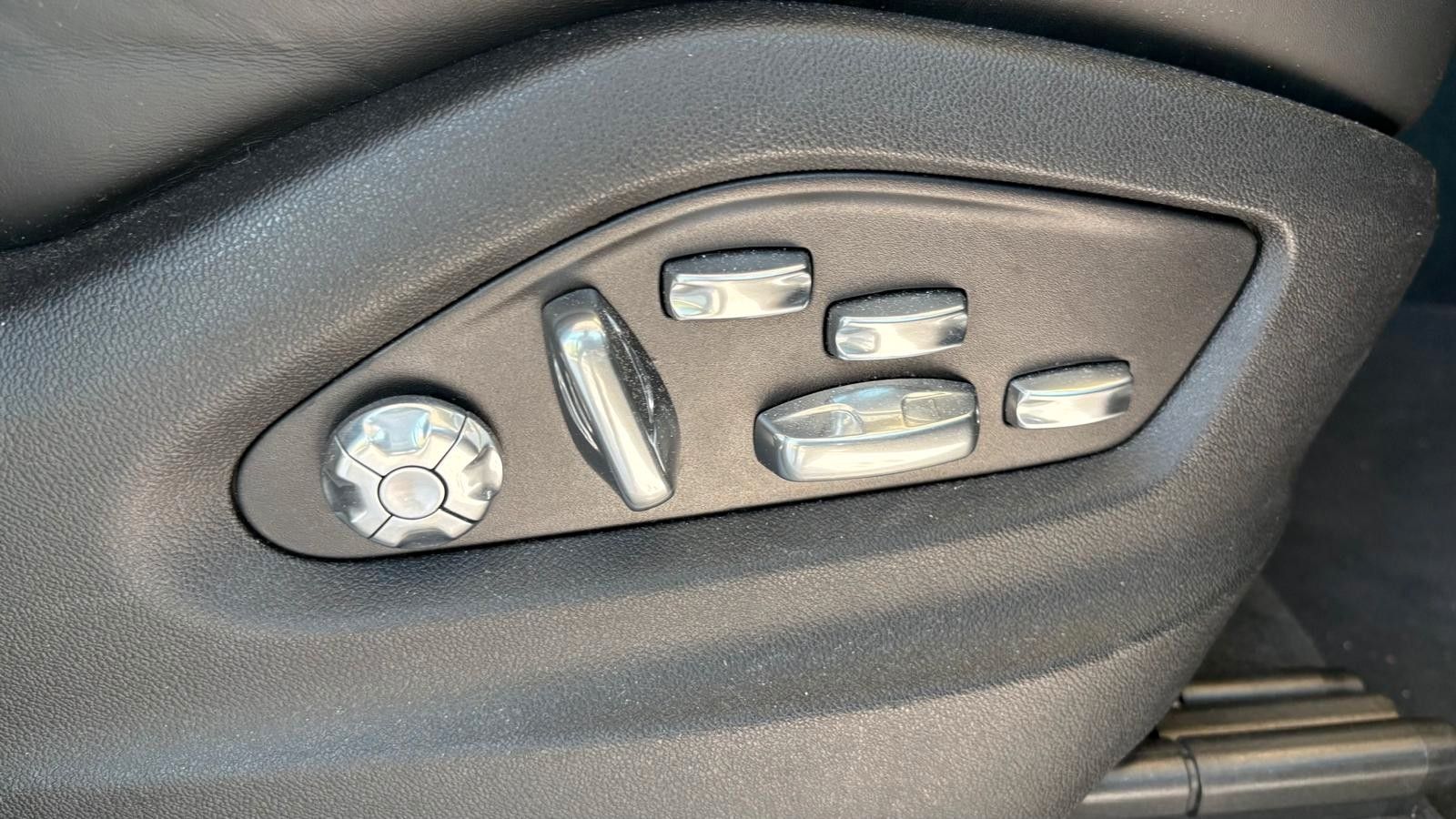 Fahrzeugabbildung Porsche Cayenne Coupe E-Hybrid allrad lenkung