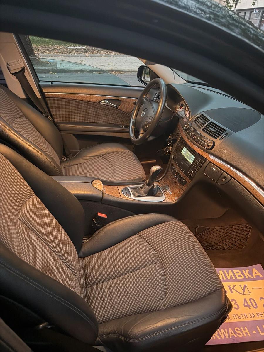Mercedes-Benz E220 2006 — photo 11
