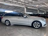 Mercedes-Benz E 350 T-Modell BT 4Matic *Automatik*Panorama*LED - silberne Mercedes-Benz E 350
