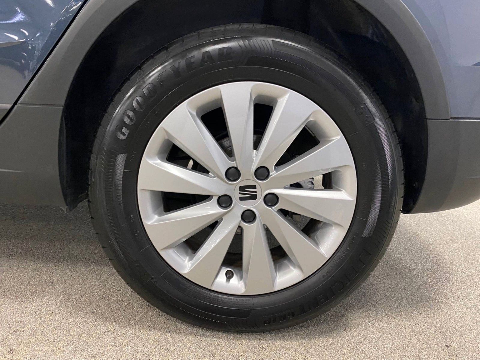 Fahrzeugabbildung SEAT Arona 1.0 TSI STYLE DSG+NAVI+LED+APP+SITZHEIZUNG