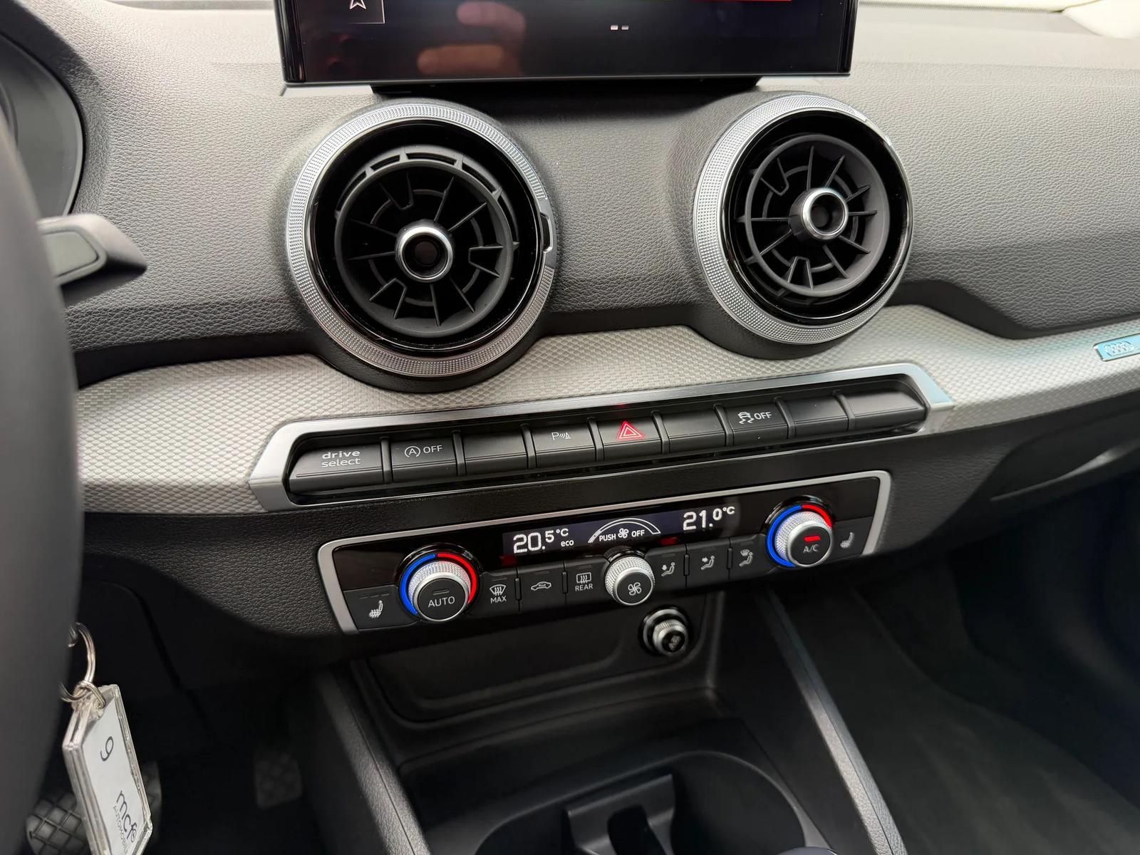 Audi Q2 35 TFSI S line, миниатюра 23