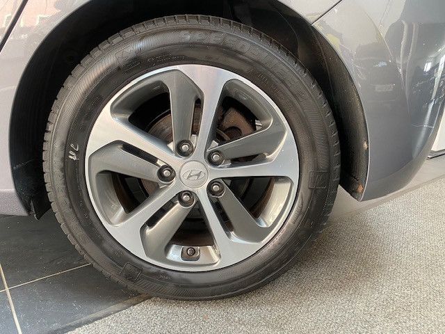 Hyundai i30 1.6 GDi blue