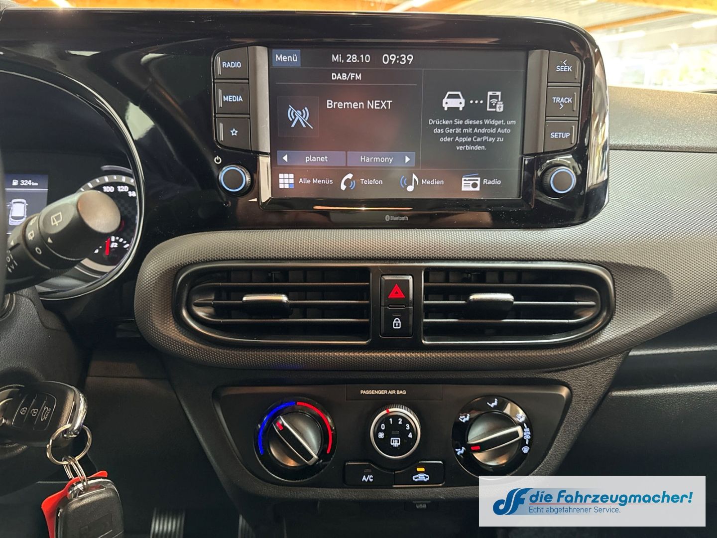 Fahrzeugabbildung Hyundai i10 Trend Navi Apple CarPlay Android Auto Musiks