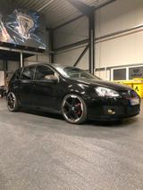 Volkswagen VW Golf 5 GTI Edition 30 - Volkswagen Golf: V GTI Edition 30