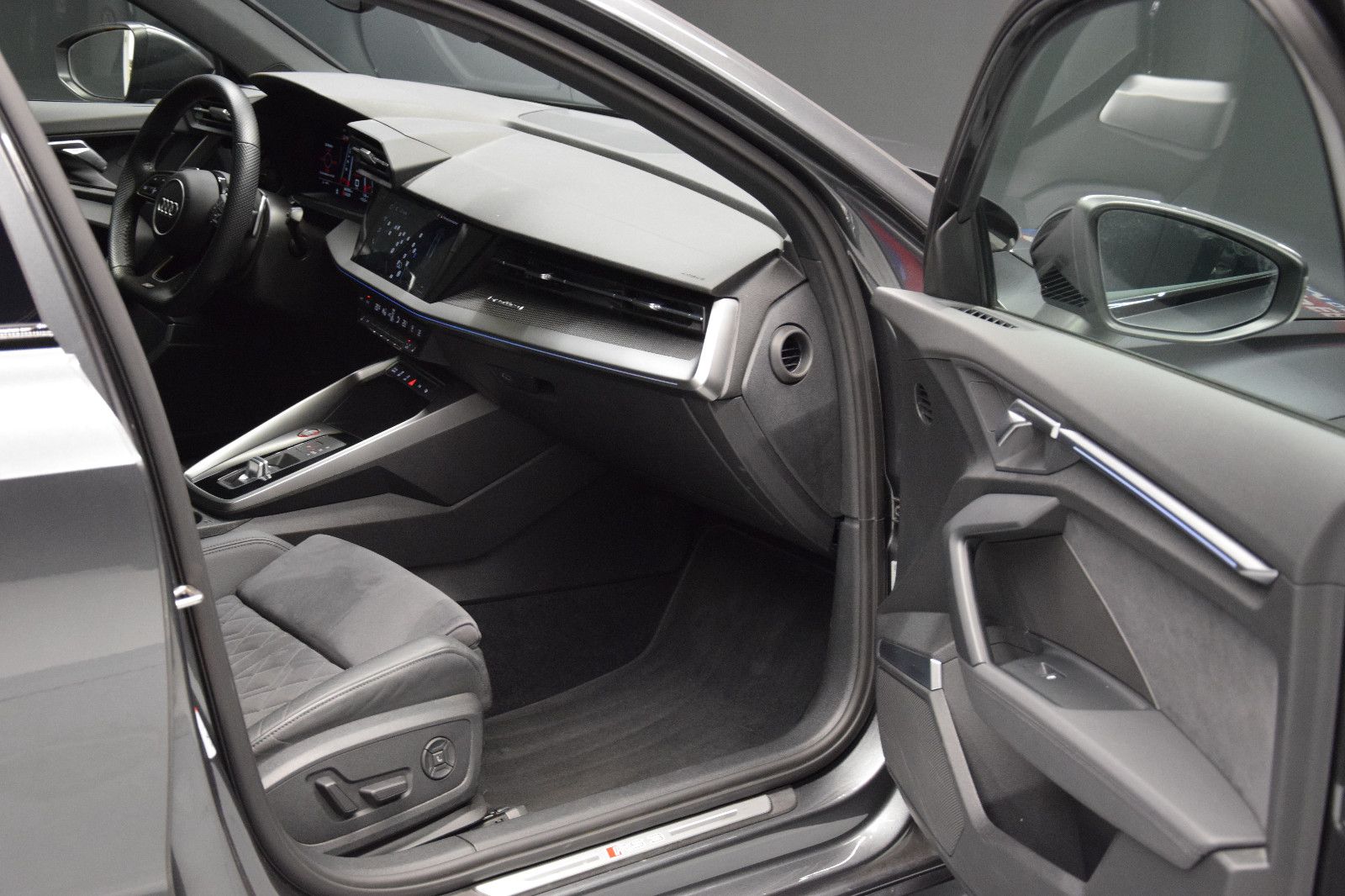 Fahrzeugabbildung Audi RS3 Sportback 2.5 TFSI Massage B&O Pano ACC B&O