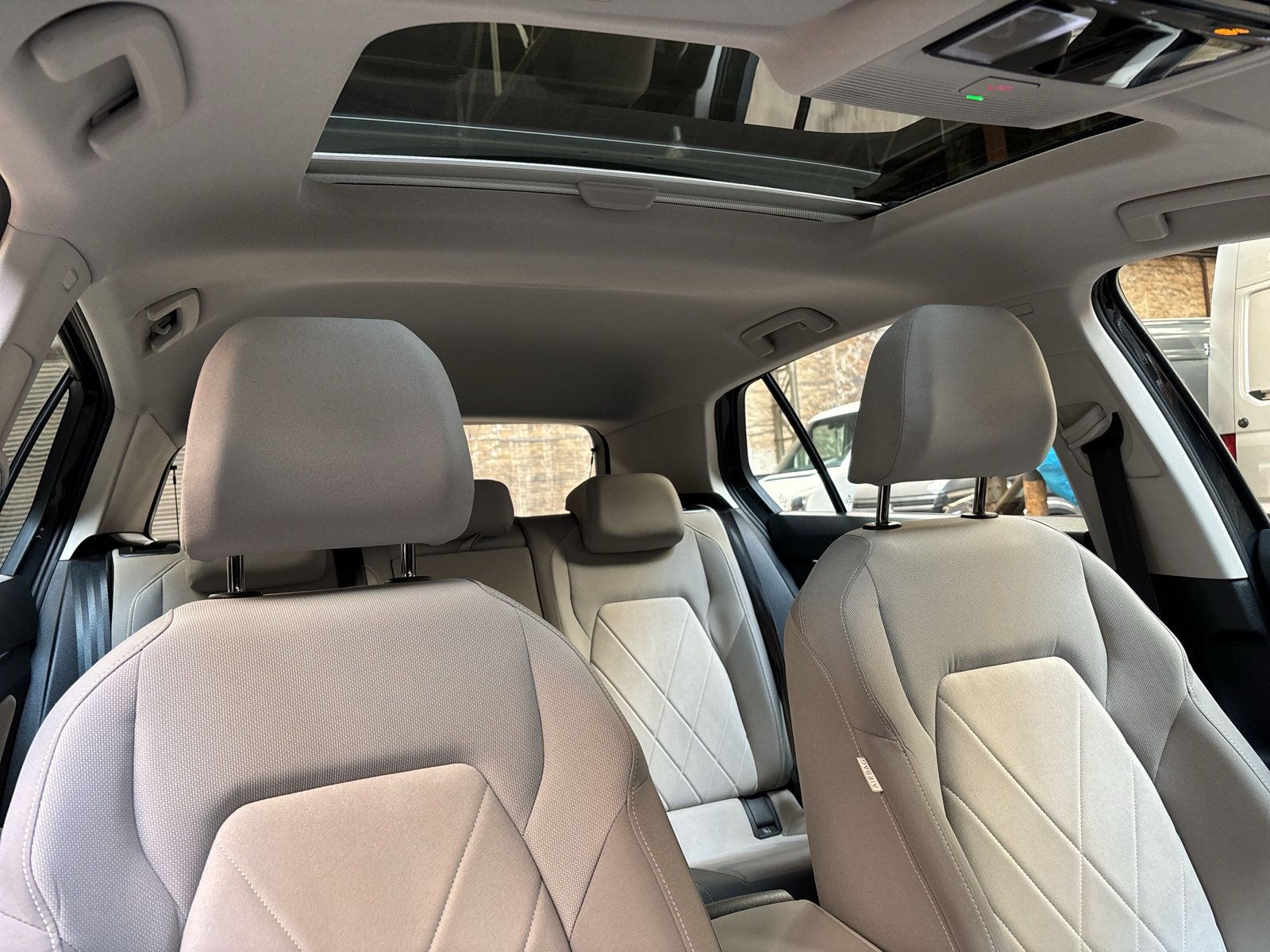 Fahrzeugabbildung Volkswagen Golf 2.0 TDI Life Keyless Pano  Kamera ACC