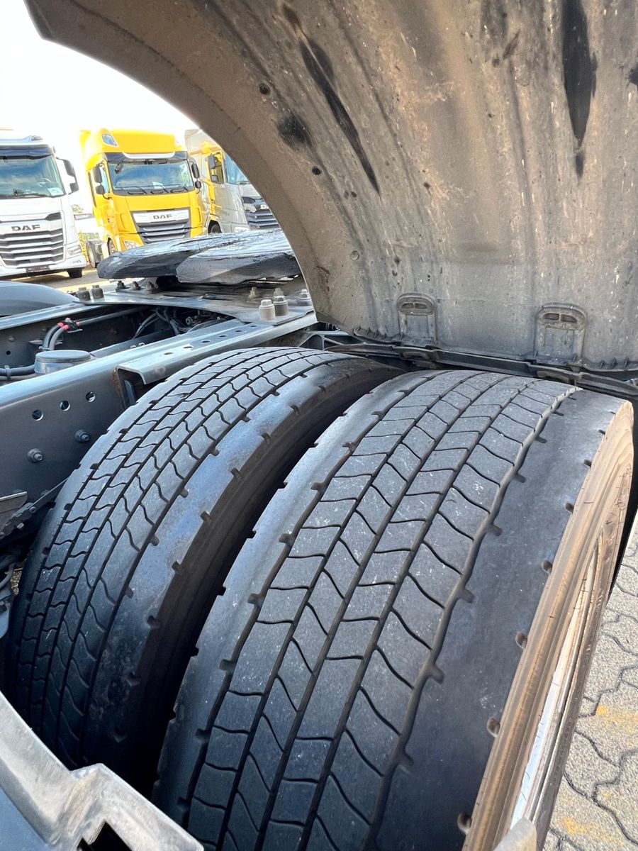 Fahrzeugabbildung DAF 2 Stück XF 530 FT mit Intarder