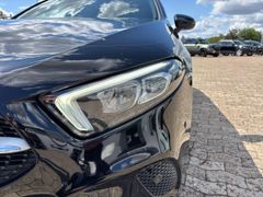 Fahrzeugabbildung Mercedes-Benz A 180d 7G-DCT LED NAVIGATION PDC TEMPOMAT