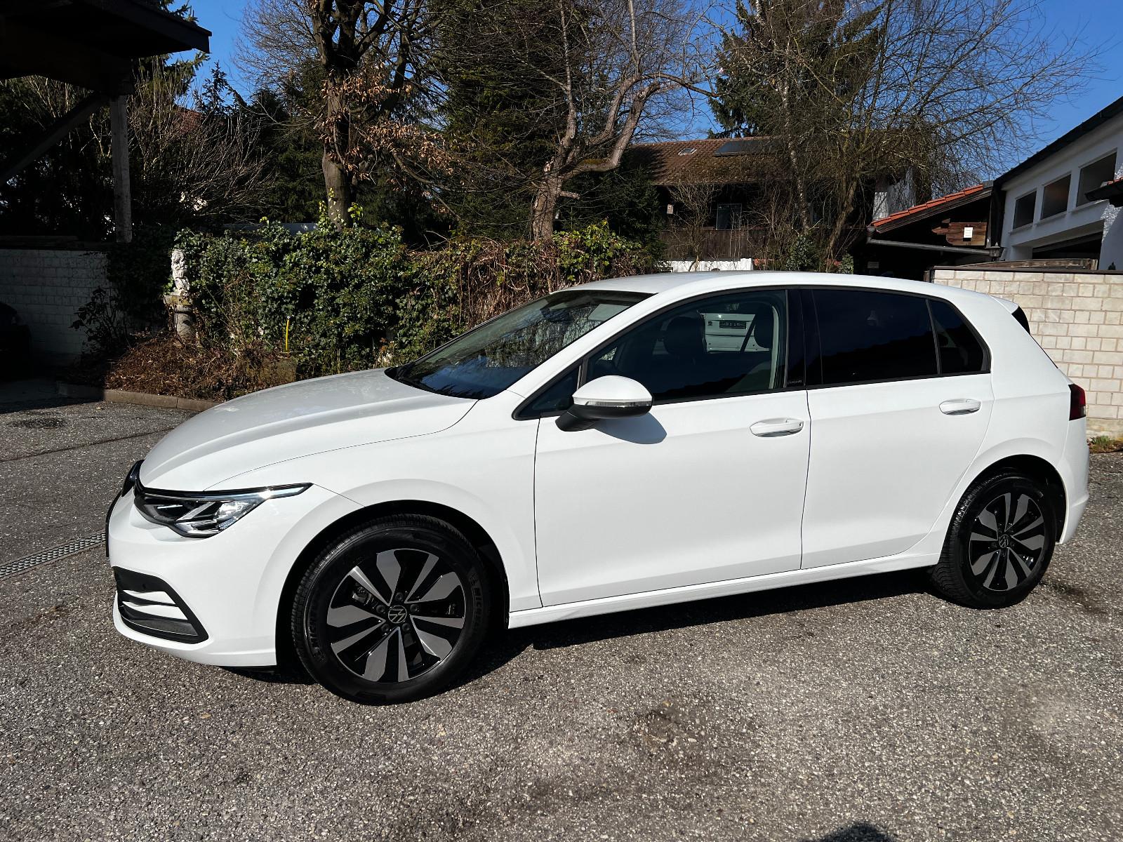 Volkswagen Golf VIII Move eTSI DSG dt. Fzg. ACC LED S-Heft