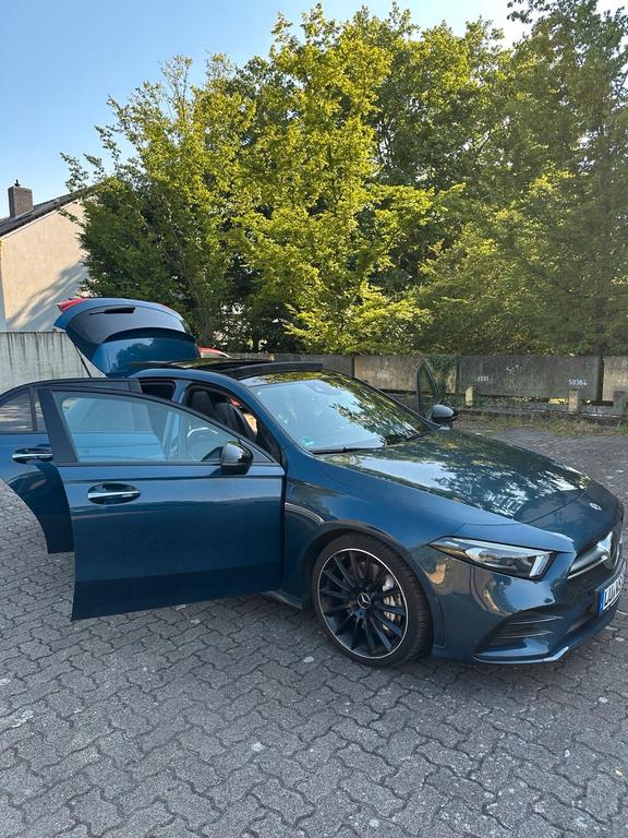 Mercedes-Benz A 35 AMG
