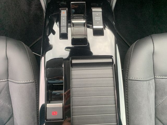 Citroën C4 Max PT 130 EAT8 Navi+SHZ+LHZ+RFK+LED+HUD+LM