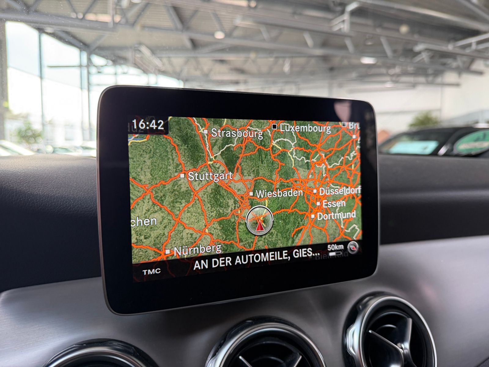 Fahrzeugabbildung Mercedes-Benz GLA 250 4Matic AMG-Line 360° LED SHZ NAVI