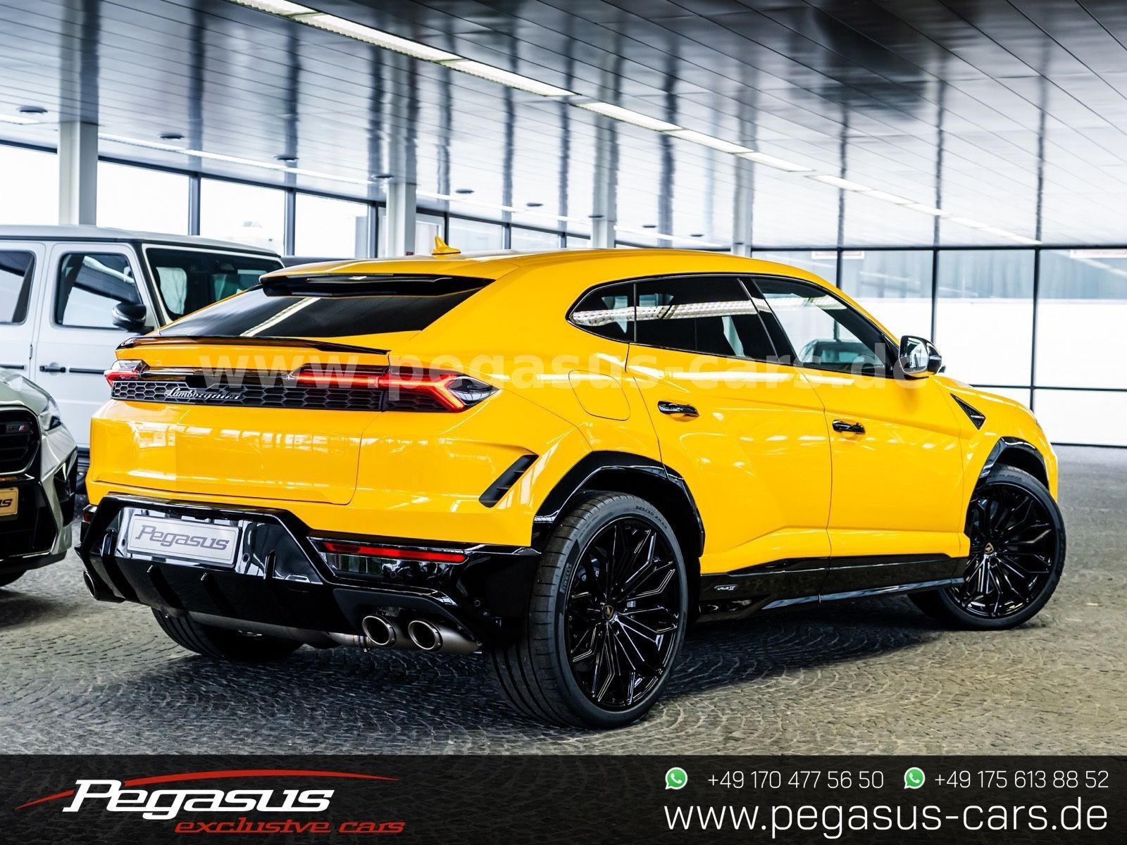 LAMBORGHINI Urus - 17