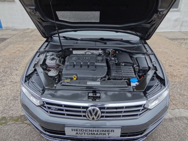 Fahrzeugabbildung Volkswagen Passat/Highline/2xR-Line/LED/Virtual/Kam/Leder/