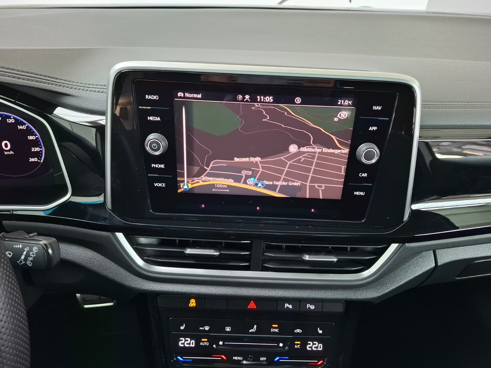 Fahrzeugabbildung Volkswagen T-Roc R-Line 2,0 TDI DSG 4Motion + IQ.Drive+Navi