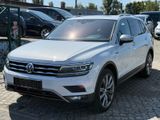 Volkswagen Tiguan Allspace Highline 4Motion HUD Pano - Volkswagen Tiguan Allspace aus 2017