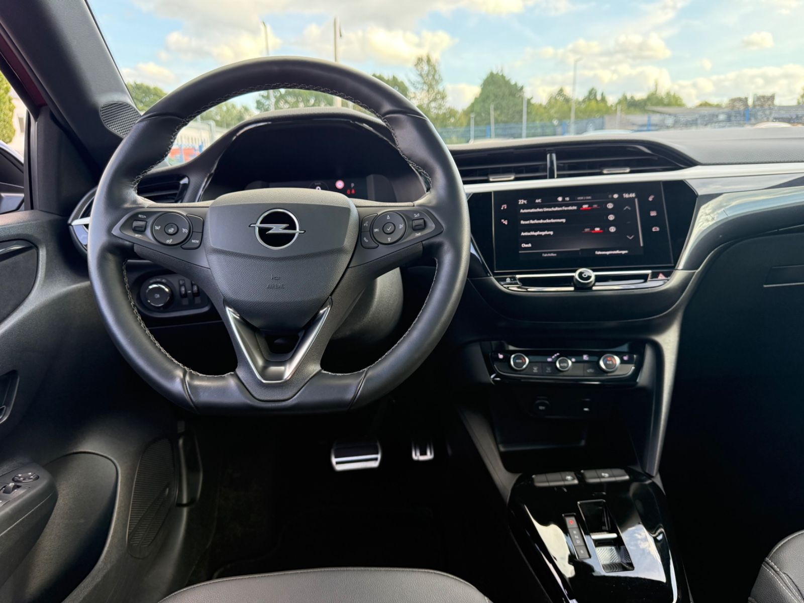 Opel Corsa F e GS Alcantara + Panorama imagem 2