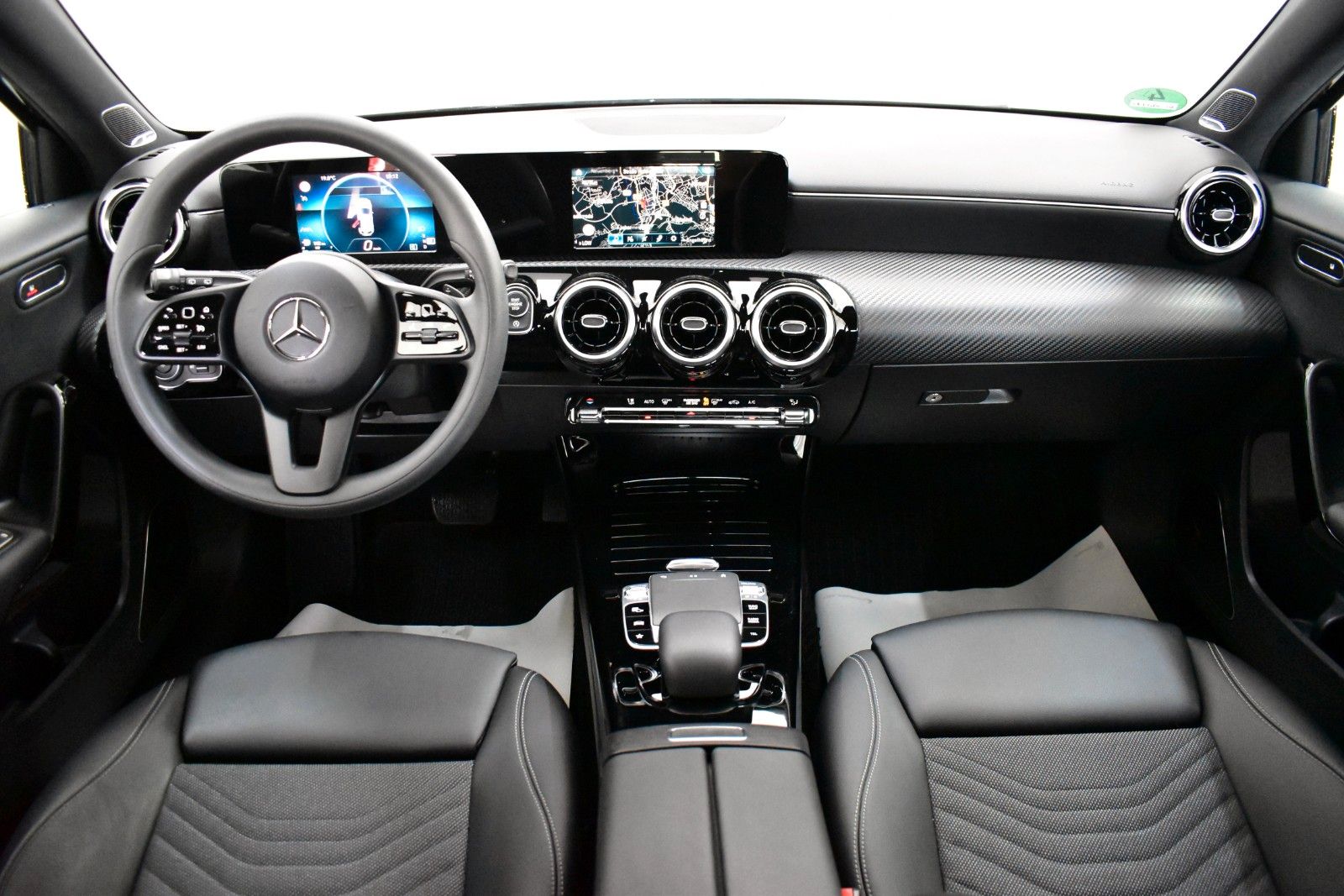 Fahrzeugabbildung Mercedes-Benz A 180 d T.Leder,Navi,LED,SH,Panorama,Burmester