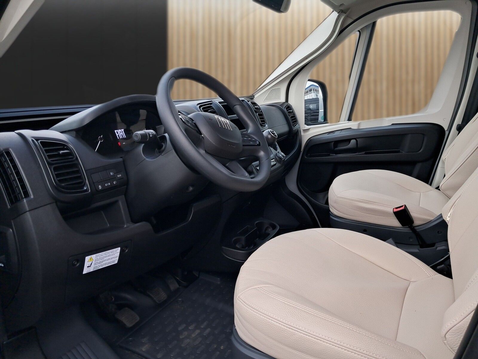 Fahrzeugabbildung Karmann Dexter DE 625  Captain-Chair-Sitze, RFK