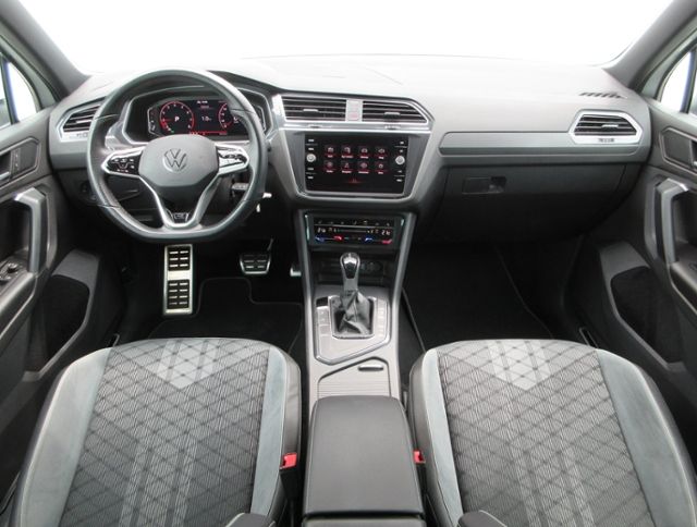 Tiguan 1.5 TSI DSG R-Line AHK/PANORAMA/MATRIX/AP