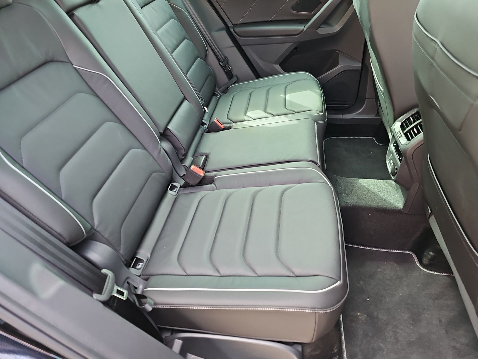 Tiguan R-Line 2,0 TDI 110 kW DSG Neupreis: 64.98