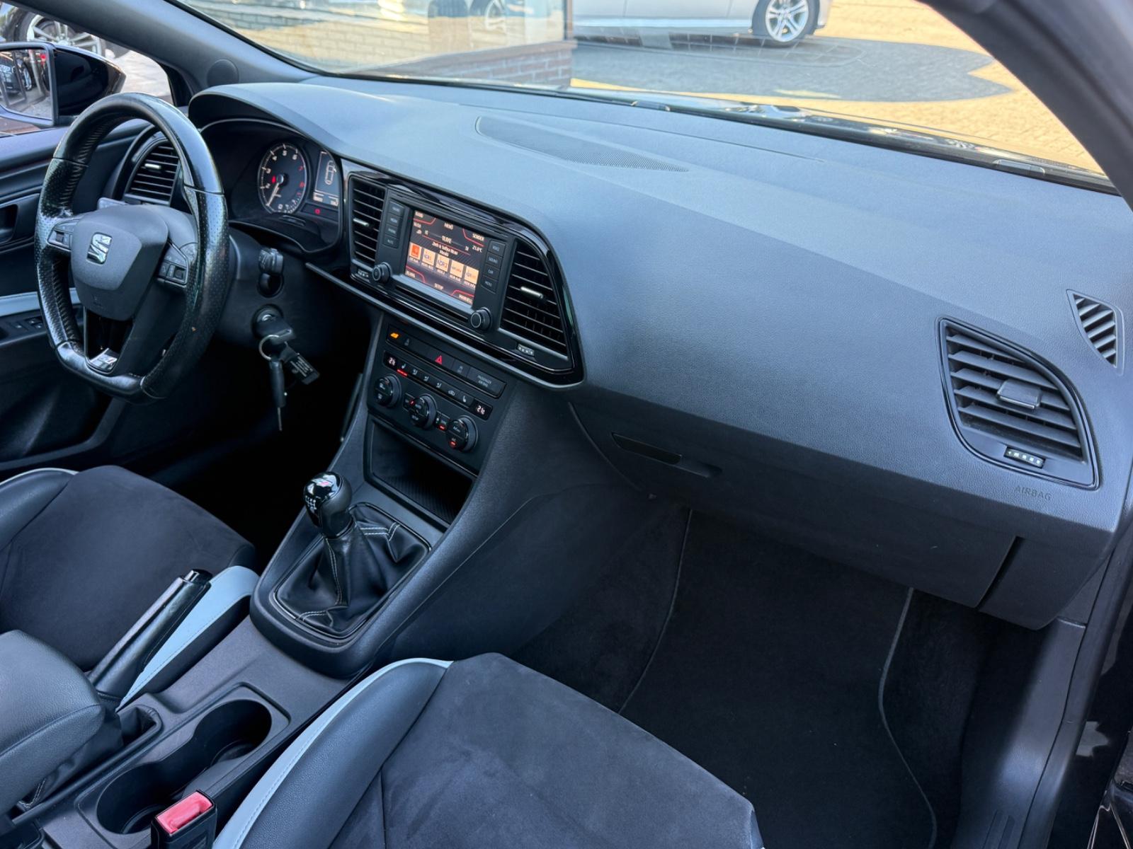 Seat Leon Cupra 2.0 TSI 280 ch BVM / Alcantara / DCC / Full LED / Sièges chauffants