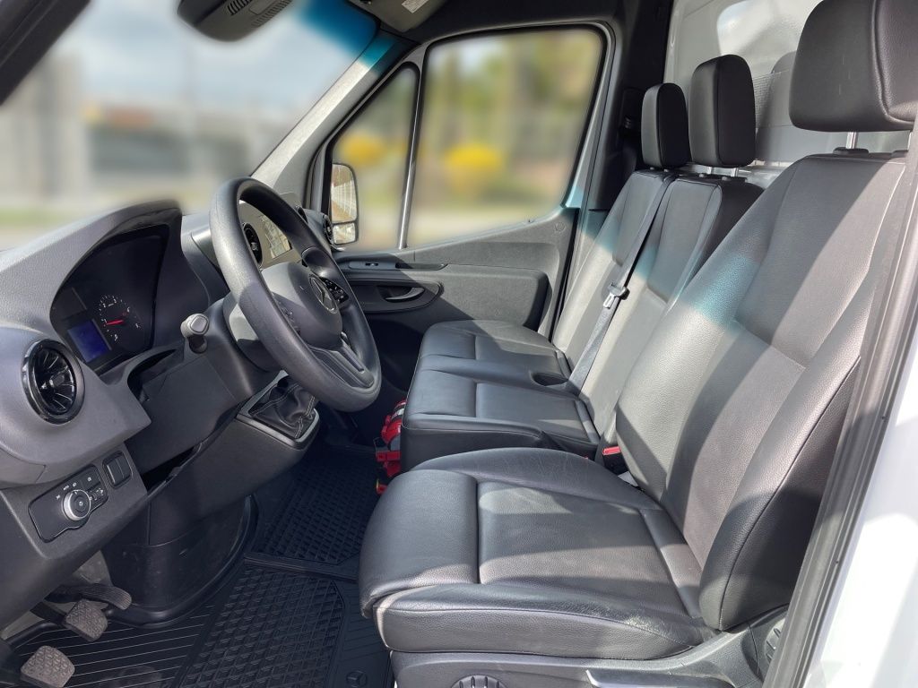 Fahrzeugabbildung Mercedes-Benz Sprinter 215 CDI Pritsche Kompakt AHK, Klima