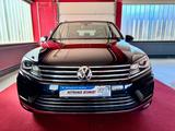 Volkswagen Touareg 3.0TDI Leder Navi BiXenon 20" Autom 4M - Volkswagen Touareg: 3.0