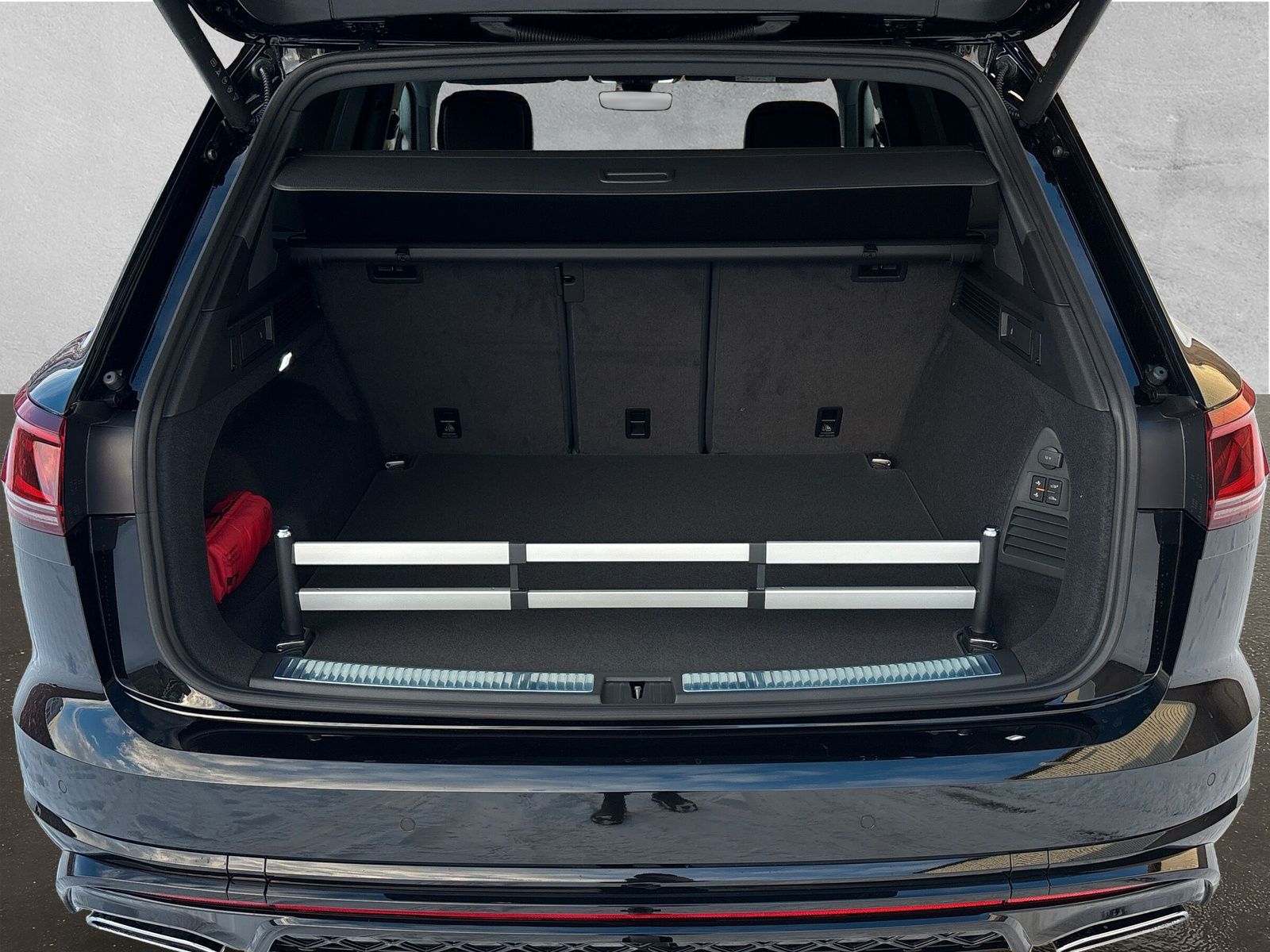 Fahrzeugabbildung Volkswagen Touareg R-Line 4Mot. FinalEditon Pano HuD AHK