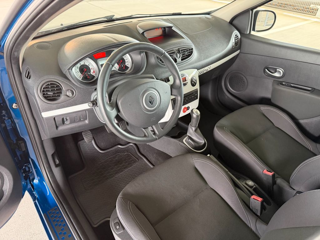 RENAULT Clio Dynamique TCE 100 Sport RENAULT Clio Dynamique TCE 100 Sport