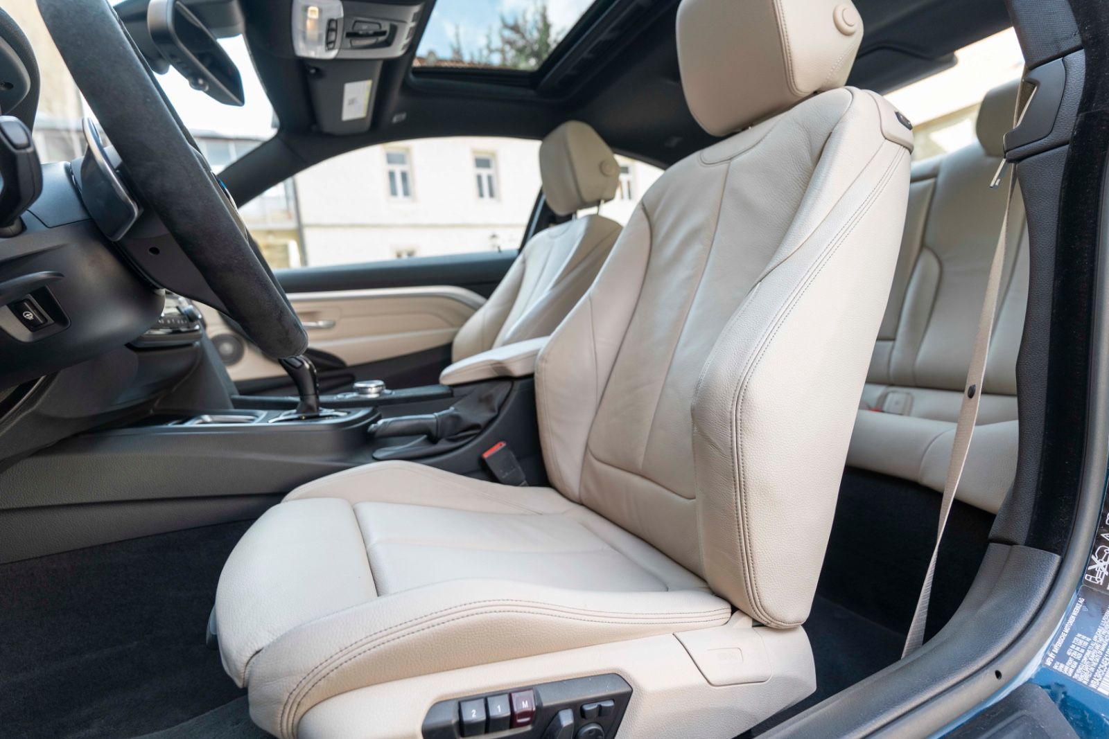 Fahrzeugabbildung BMW 435IX Coupe M-PERFORMANCE H&K HUD KAM NAV ALC
