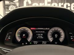 AUDI Q8 55 TFSI quattro LENKRAD-,SITZHZG AHK HEADUP