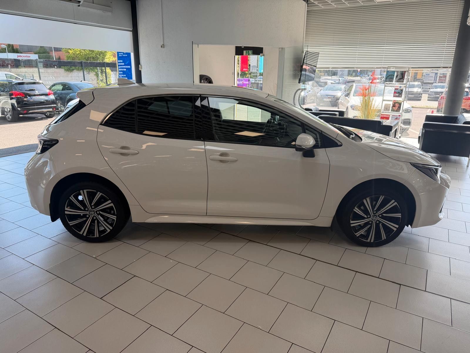 Toyota Corolla Hybrid|AUT.|R.KAM.|LED|SPURASS.|KEYLESS imagem 3