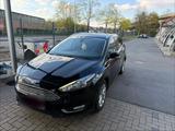 Ford Focus Kombi 2017  Top Zustand, gepflegt - Ford Focus: 201