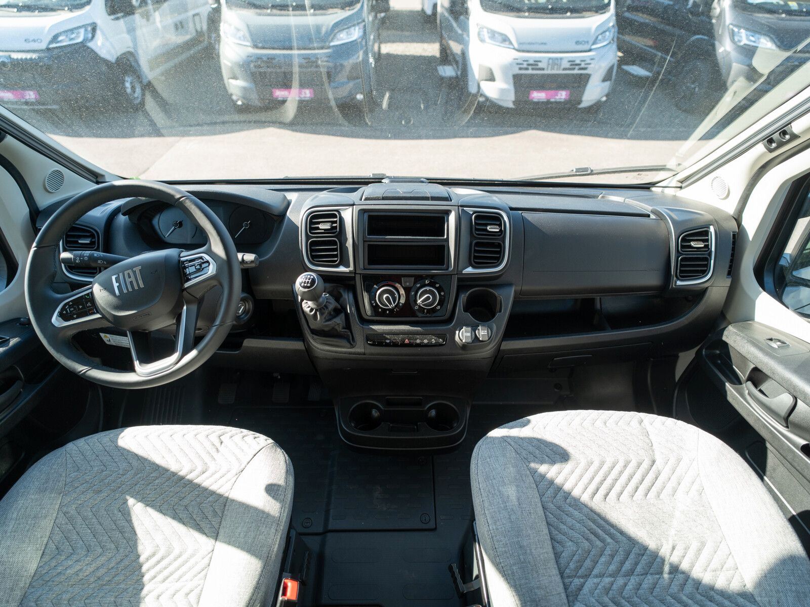 Fahrzeugabbildung Dethleffs Globetrail 600 DS Fiat Aufstelldach