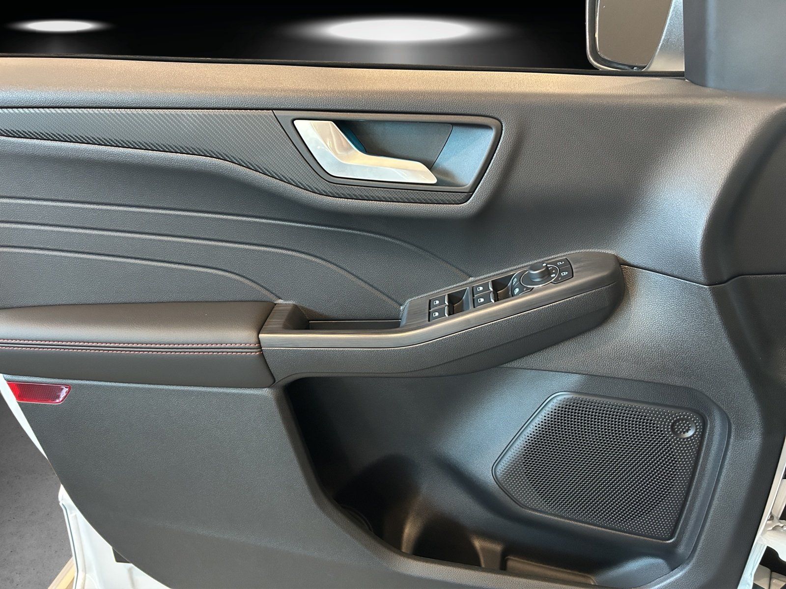 Fahrzeugabbildung Ford Kuga ST-Line PHEV Winter Pak. Techno Pak.