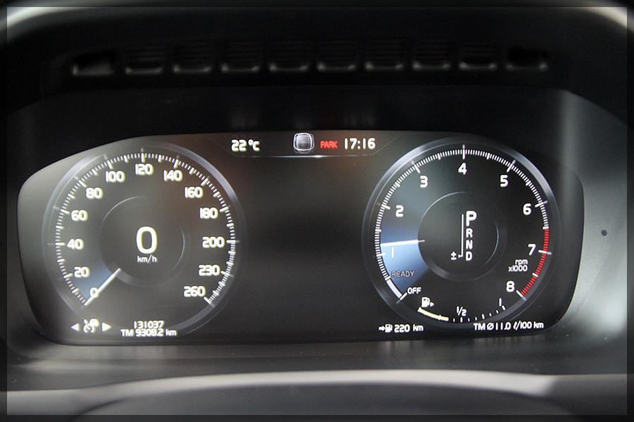 Volvo XC90 T6 Momentum NAVI / PANO / CAM