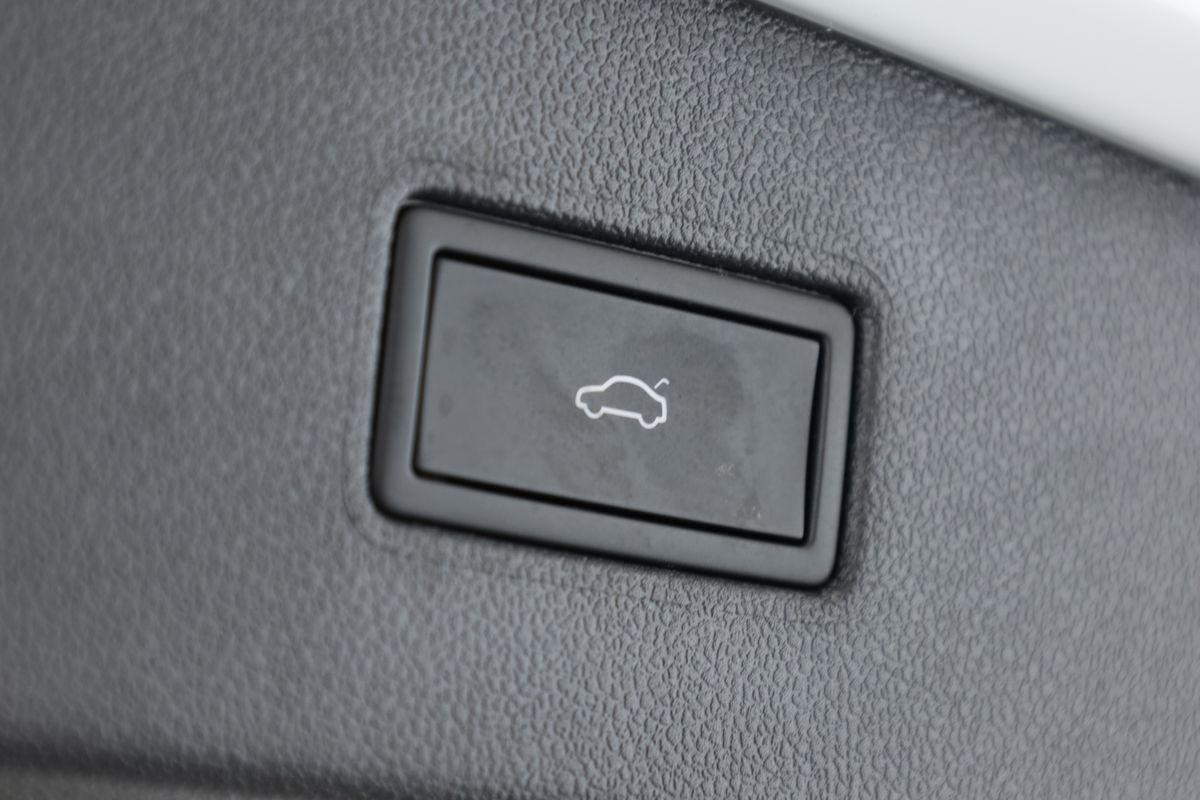 Volkswagen Tiguan Allspace 2.0 TDI 4M DSG R-Line 7 Pano Kam