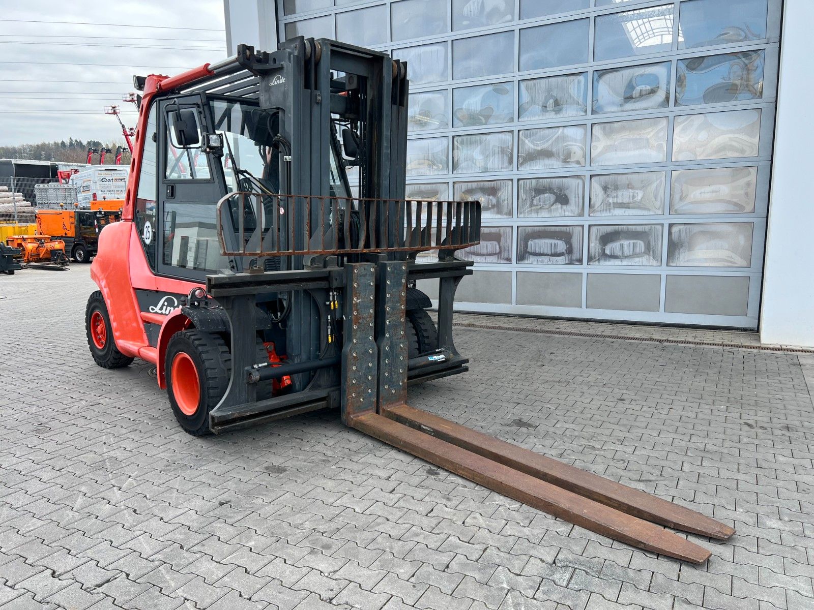 Fahrzeugabbildung Linde H80D-03 /900 / 4,5m / 4.043h / Verstellgerät SS