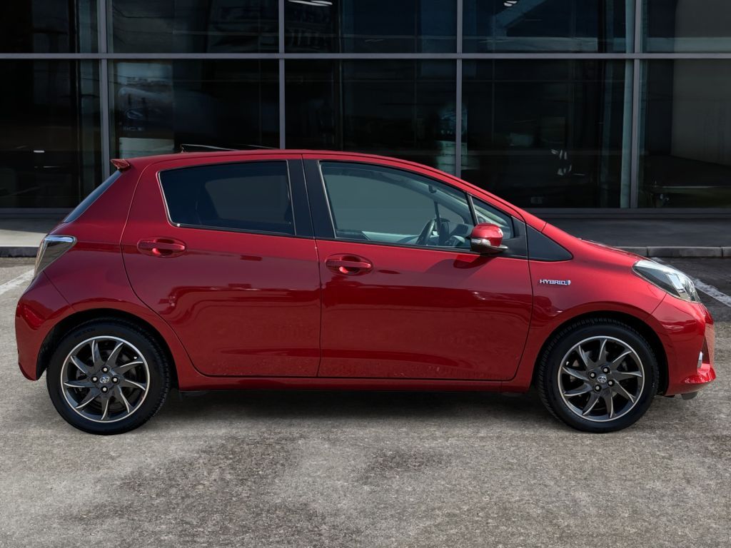 Fahrzeugabbildung Toyota Yaris Hybrid 1.5 VVT-i Club