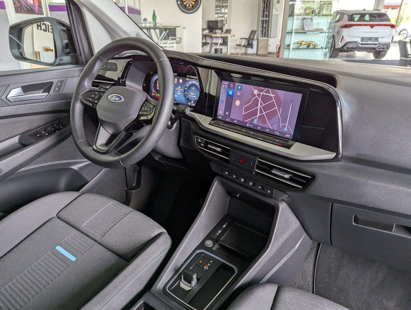 FORD Grand Tourneo L2 Active 7-Sitz Bi-LED Pano AHK - Image 11